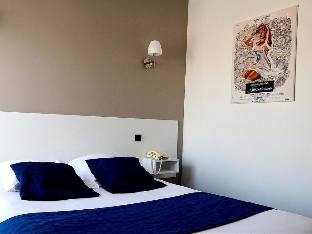 Logis Hotel Le Grand Cerf Ernee Екстер'єр фото